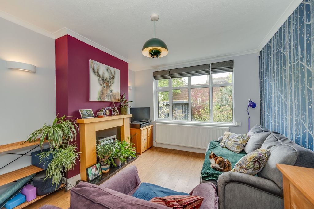 Property photo 2 of 27