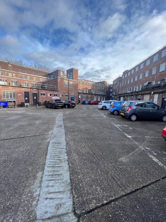 Property photo 2 of 9