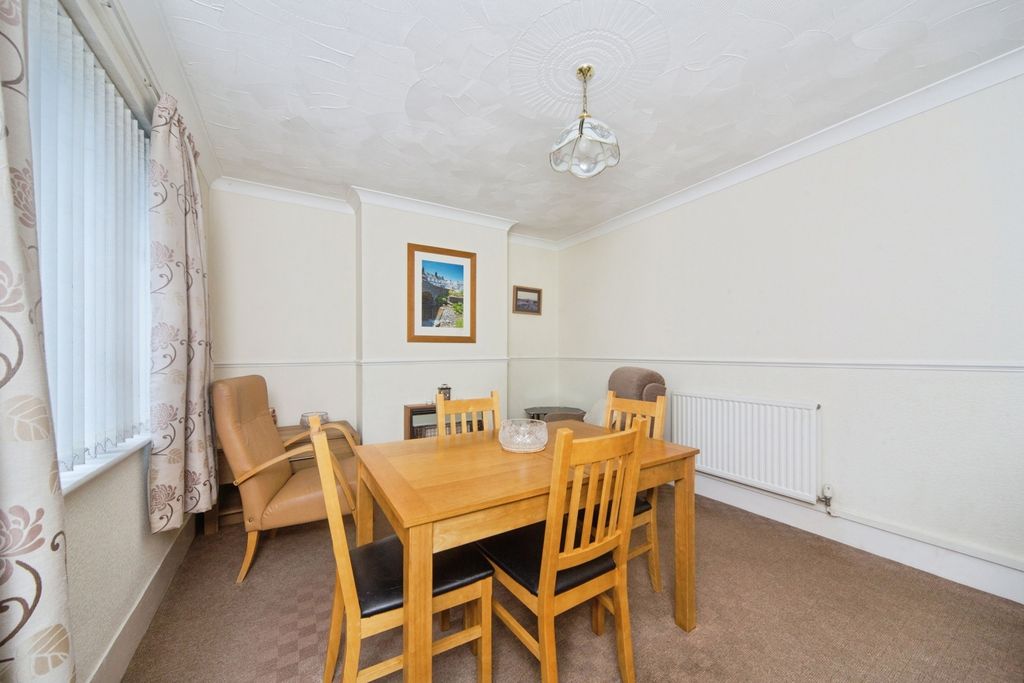 Property photo 3 of 20 Pbox-Img.Jpg