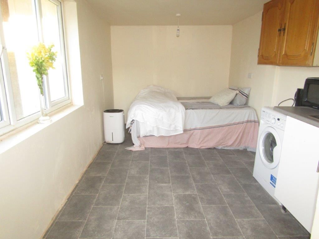 Property photo 2 of 10 Img 2946