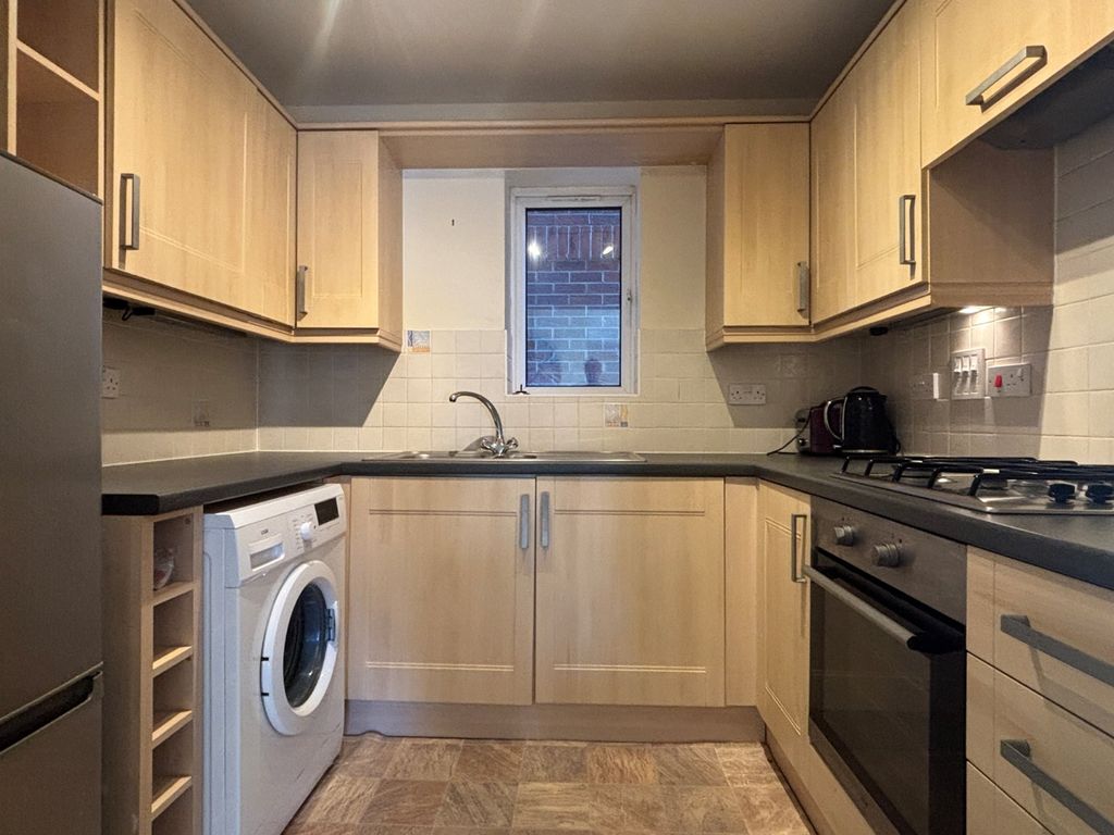 Property photo 2 of 7 Picture No. 10