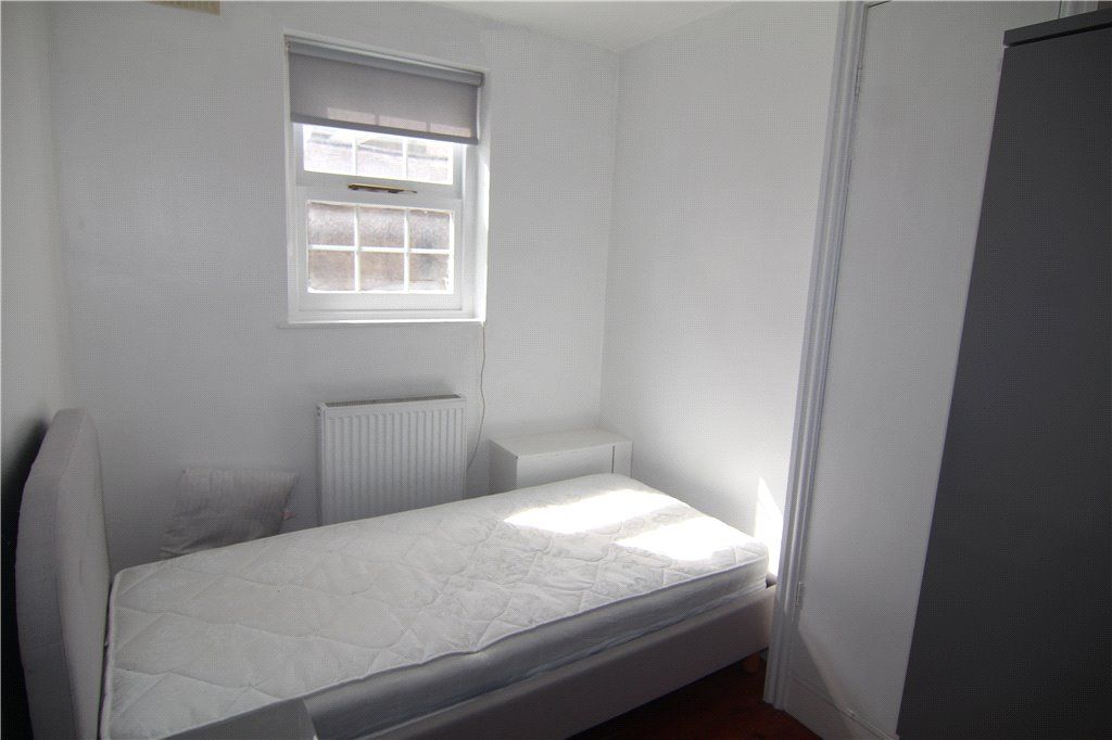 2 bed flat to rentClaypath, Durham DH1 photo 5