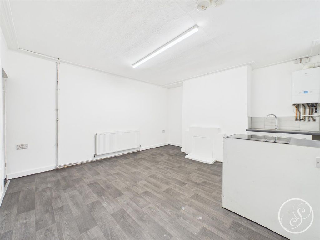Property photo 2 of 24 Cam02071G0-Pr0940-Still001.Jpg