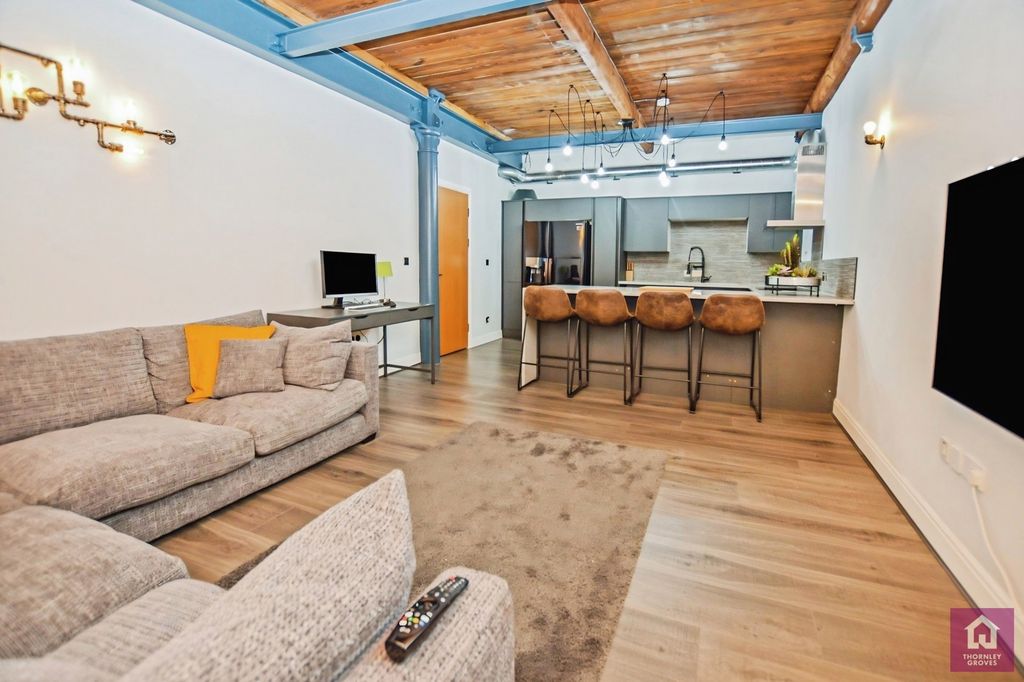 Property photo 3 of 15 Pbox-Img.Jpg
