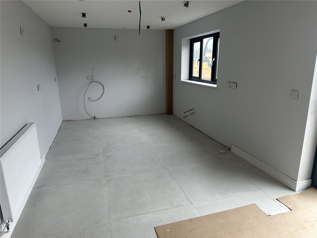 Property photo 3 of 12 Picture No. 15