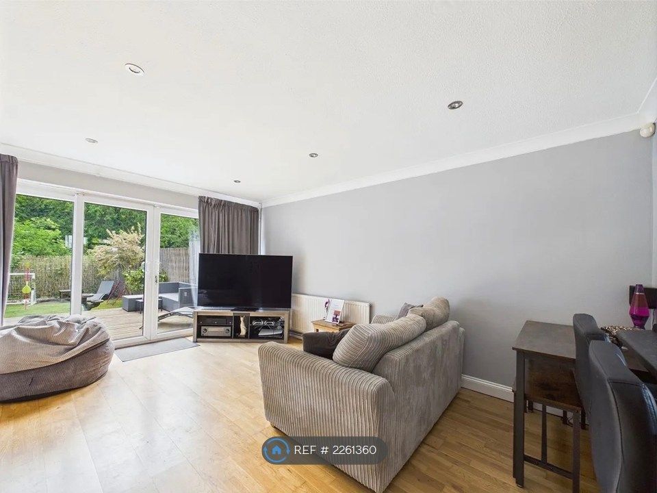 Property photo 2 of 12 Living Room