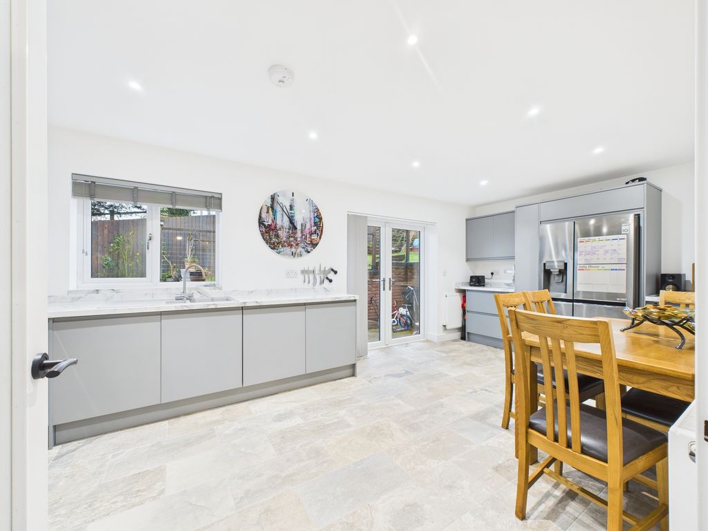 Property photo 2 of 20 Kitchen/Diner