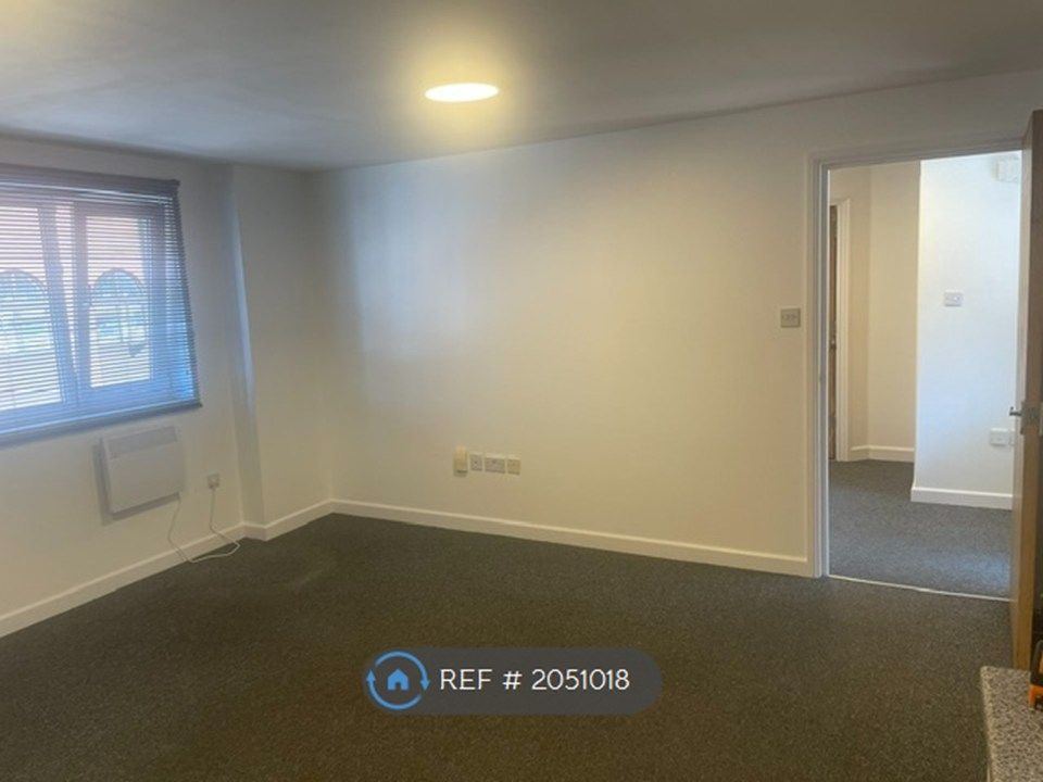 Property photo 2 of 11 Lounge