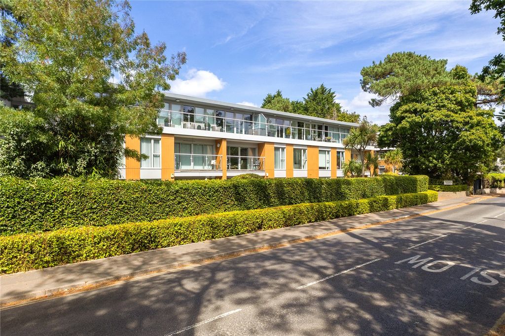 Property photo 1 of 16 External