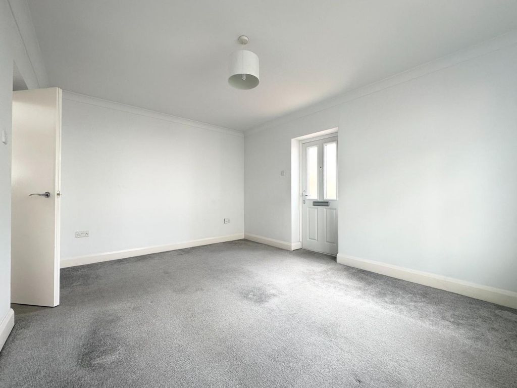 Property photo 3 of 8 C - Lounge.Jpg