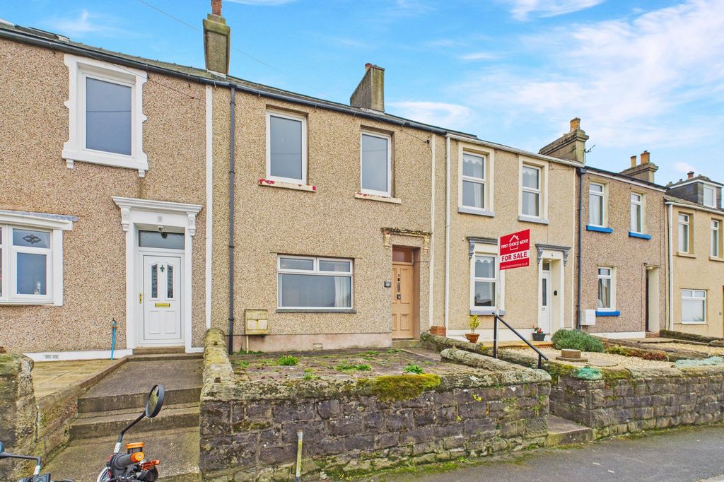 Property photo 3 of 13