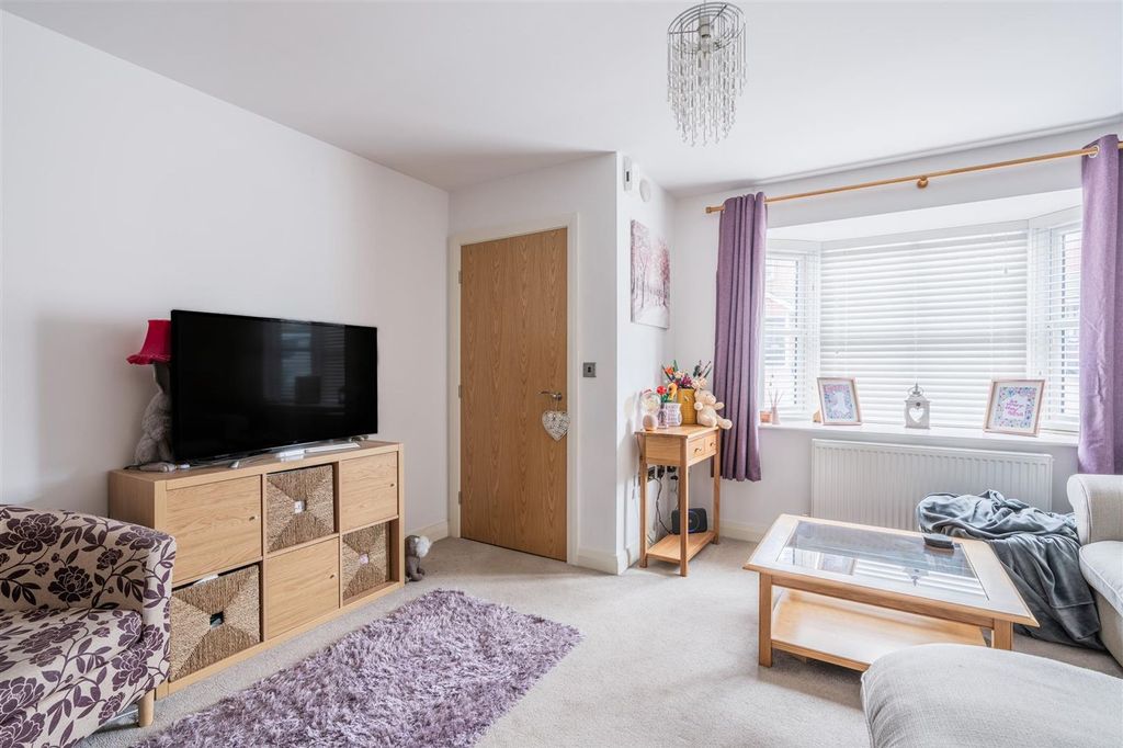 Property photo 2 of 11