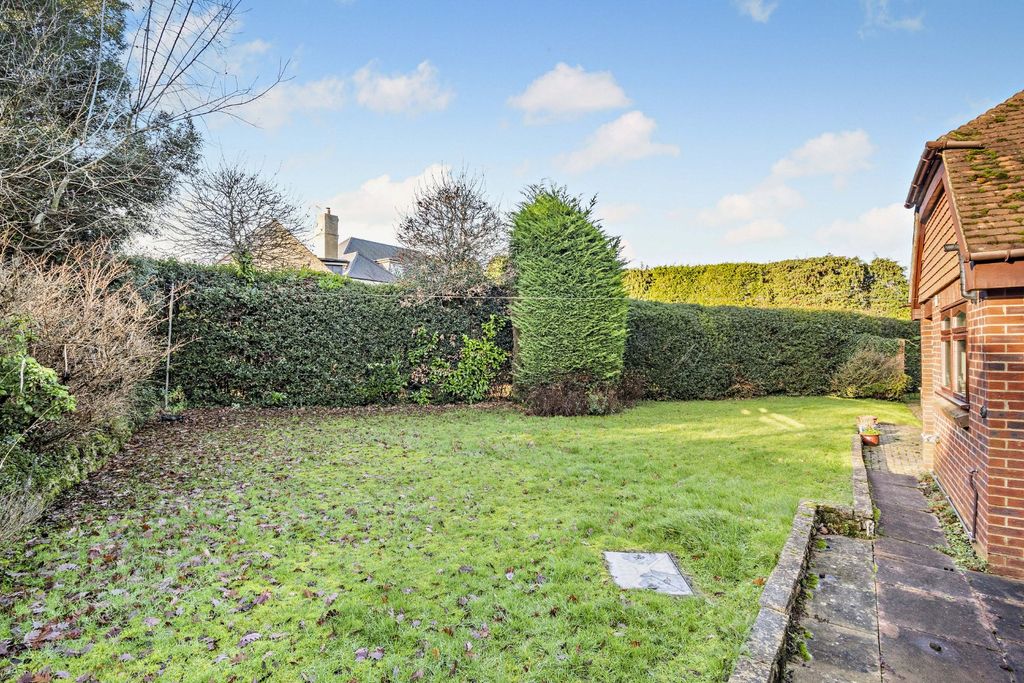 Property photo 2 of 17 Garden