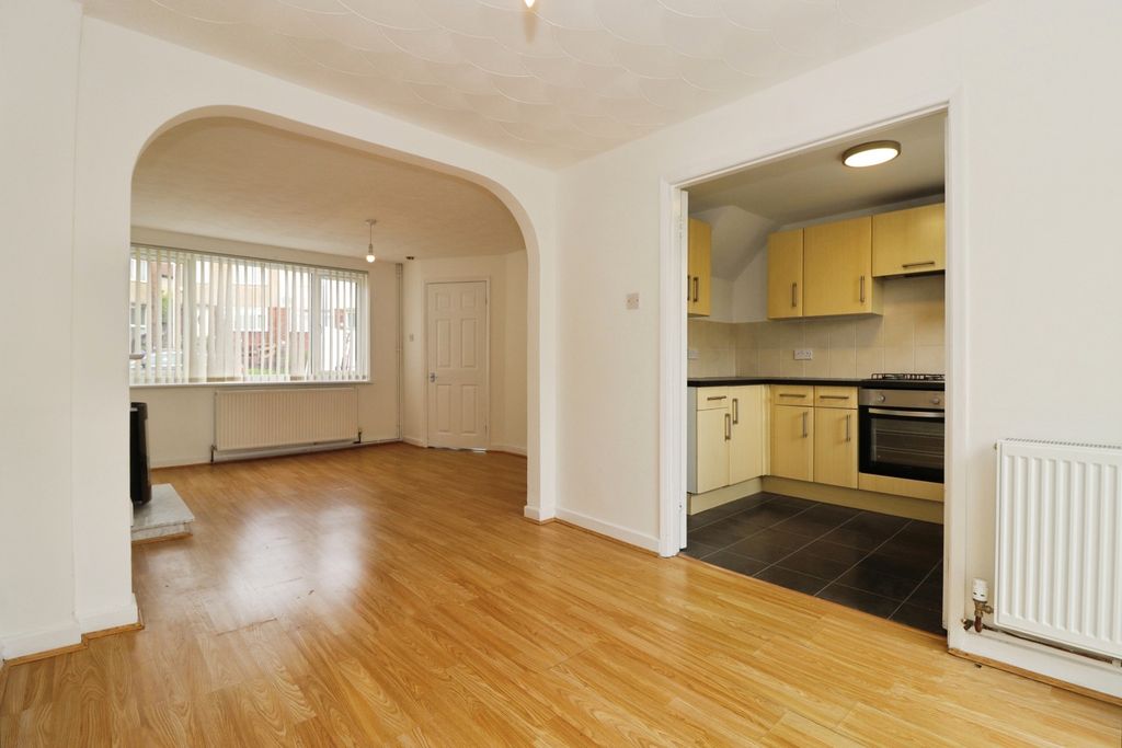 Property photo 3 of 18 Pbox-Img.Jpg