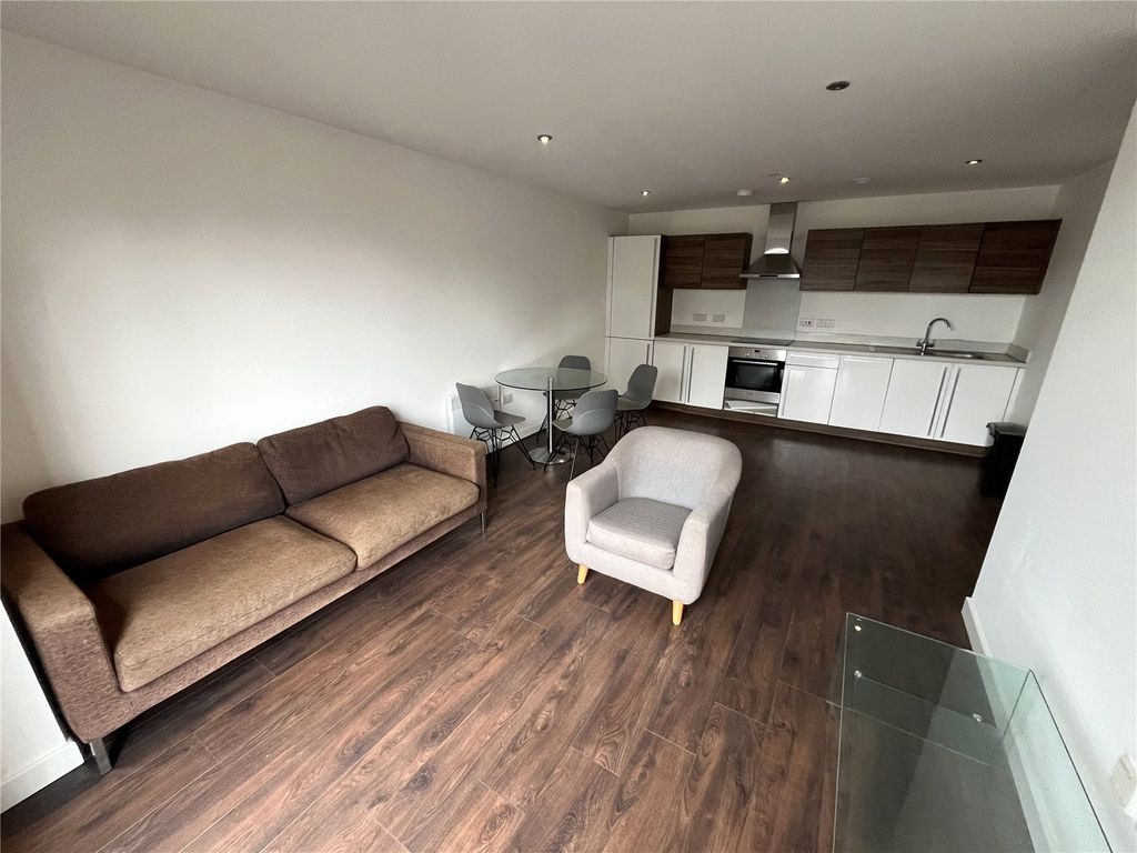 Property photo 1 of 10 Living Room