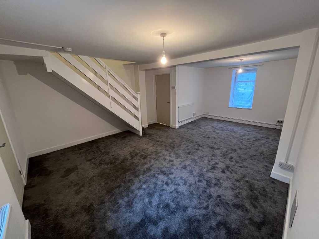 Property photo 2 of 14 Lounge