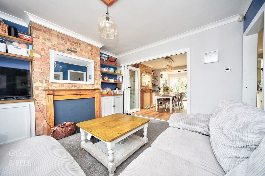 Property photo 2 of 27 4515232