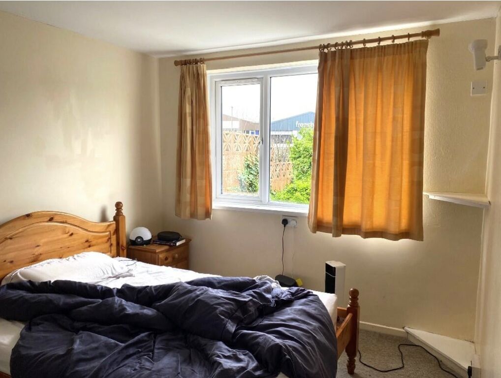 Property photo 3 of 6 Bedroom 1