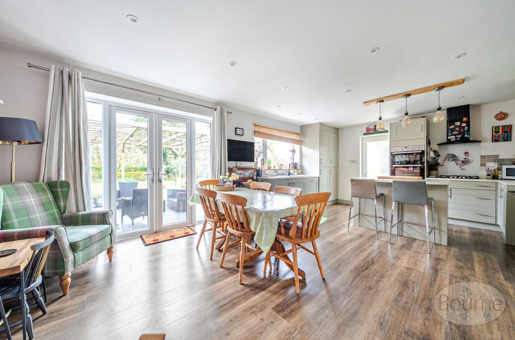 Property photo 2 of 15 19017624-7B3B-49A...