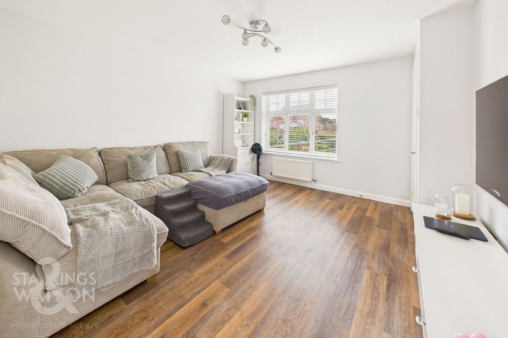 Property photo 2 of 20