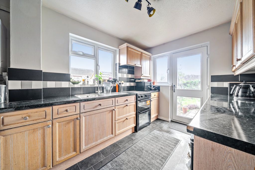 Property photo 2 of 16 Kitchen