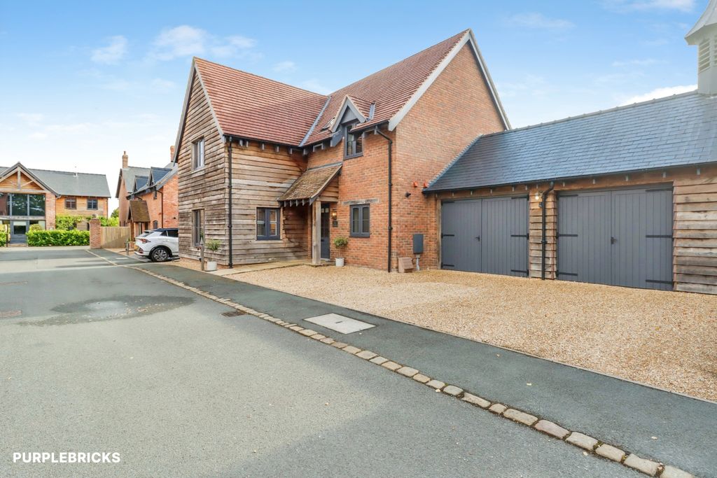 Property photo 2 of 33