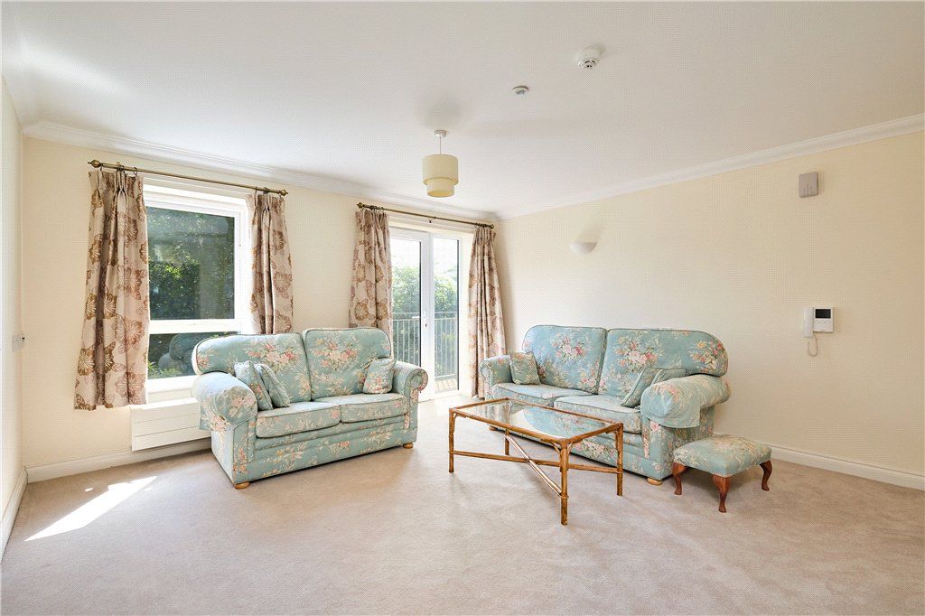 Property photo 2 of 20 Lounge