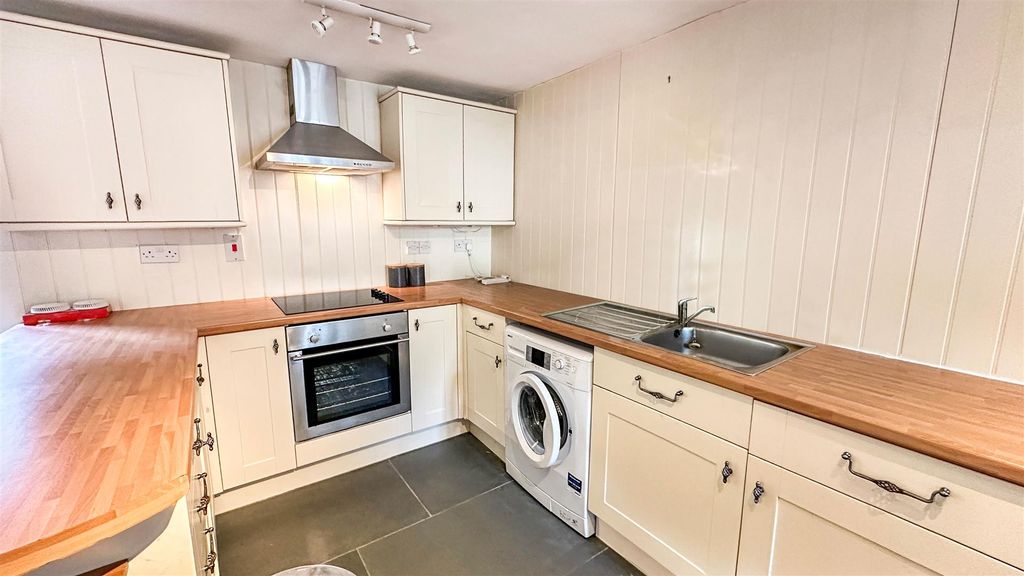 Property photo 2 of 16 Kitchen.Jpg