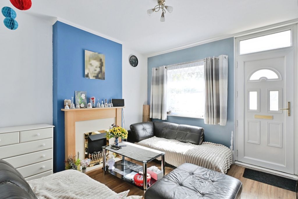 Property photo 2 of 16 Pbox-Img.Jpg