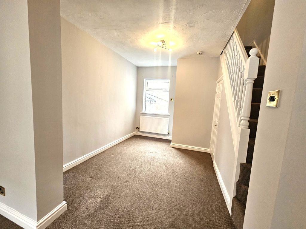 Property photo 3 of 8 Dining Room