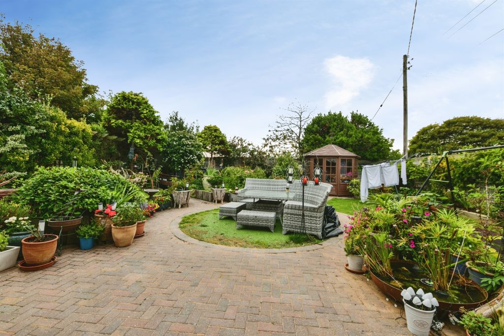 Property photo 2 of 33