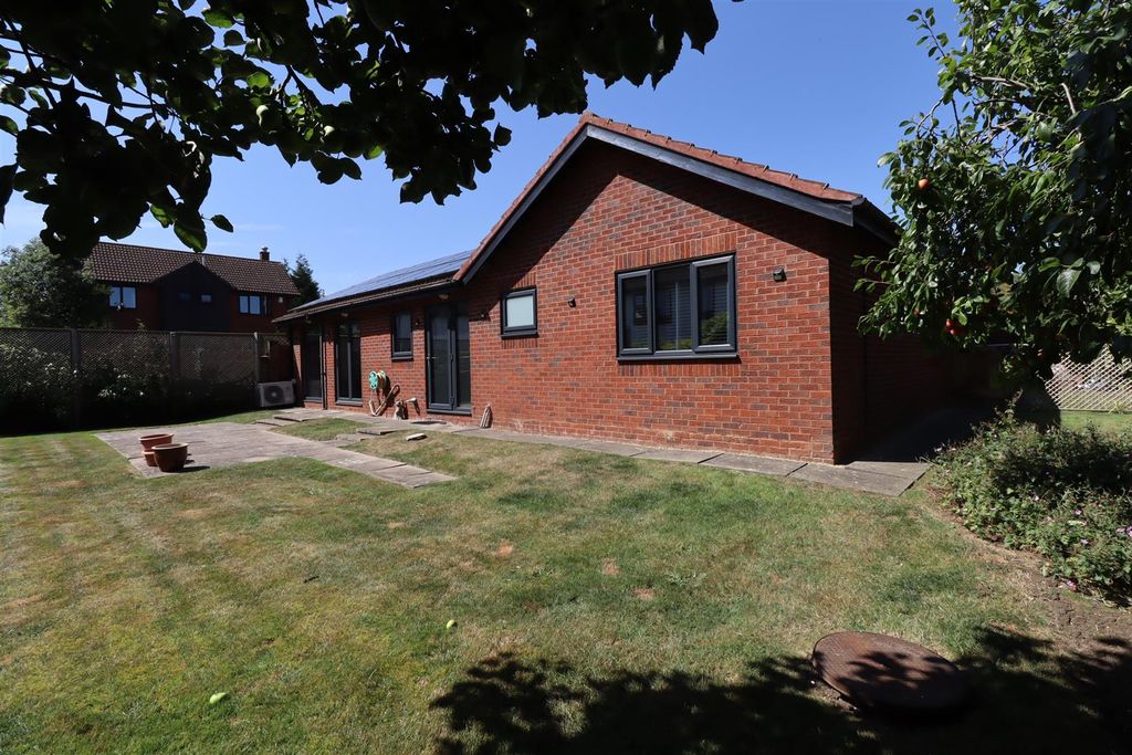 Property photo 2 of 20