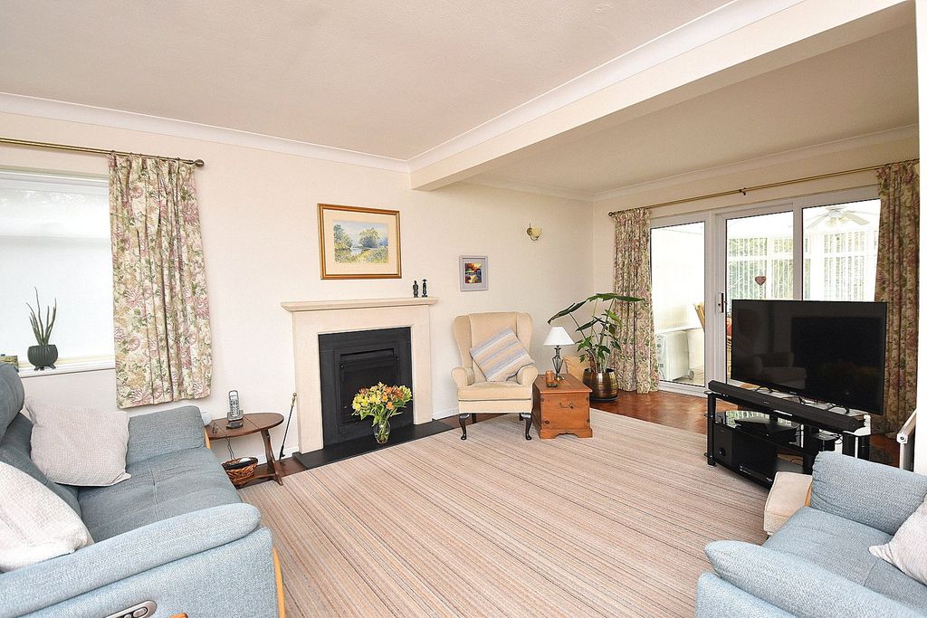 Property photo 2 of 17 Picture No. 02