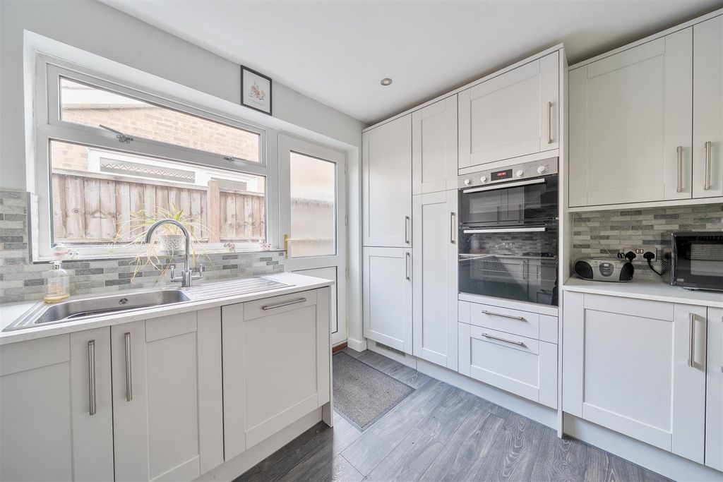 Property photo 3 of 13 1381844-2-691Dbd5170F3c.Jpg