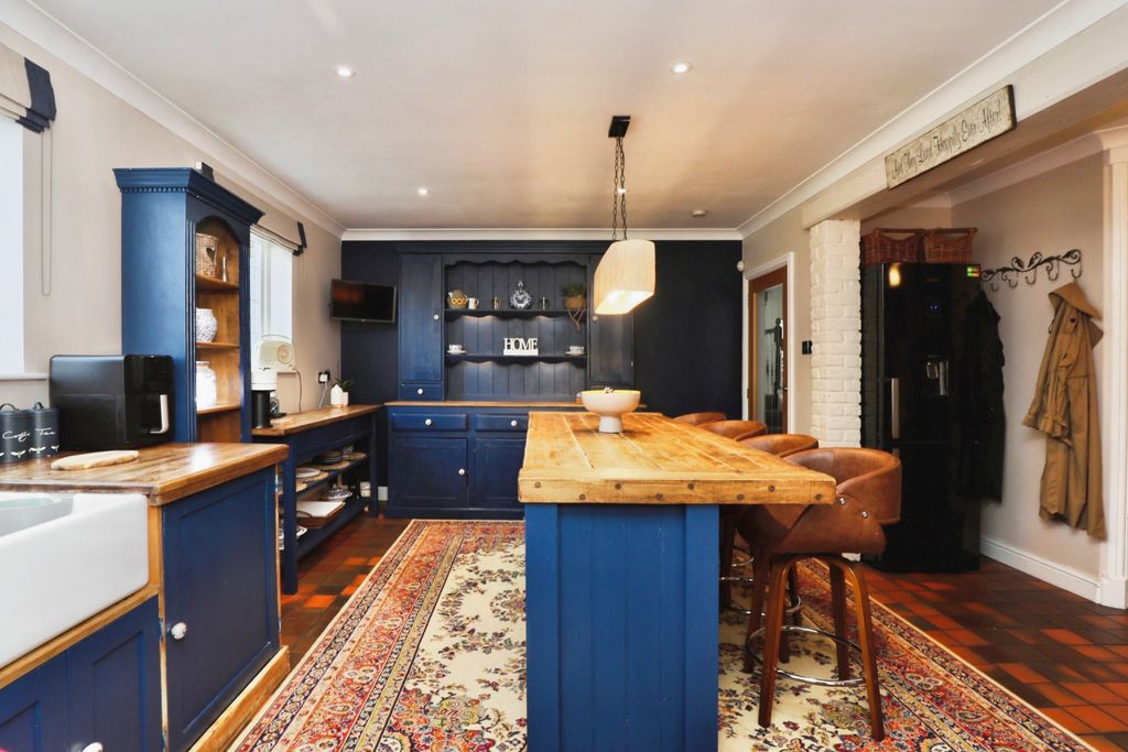 Property photo 3 of 24 8G9A83612
