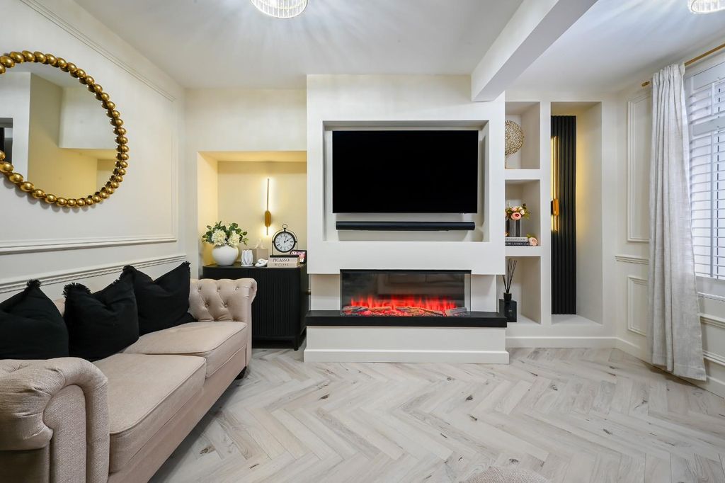 Property photo 3 of 14 Glastonbury Road,  (10).Jpg