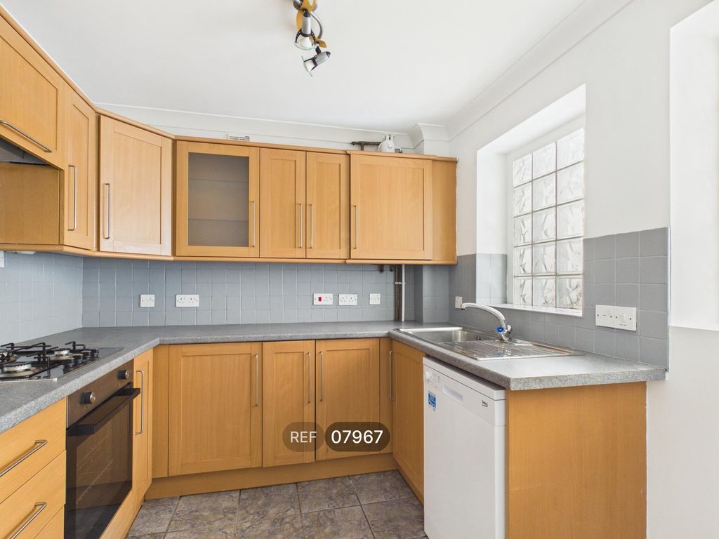 Property photo 2 of 20 Kitchen