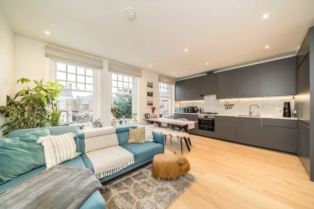 Property photo 1 of 4