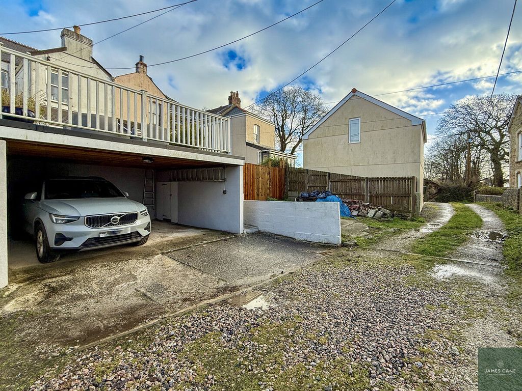 Property photo 2 of 22