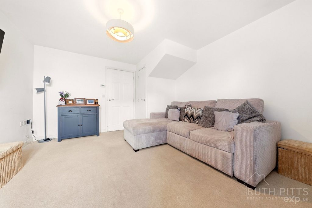 Property photo 3 of 29