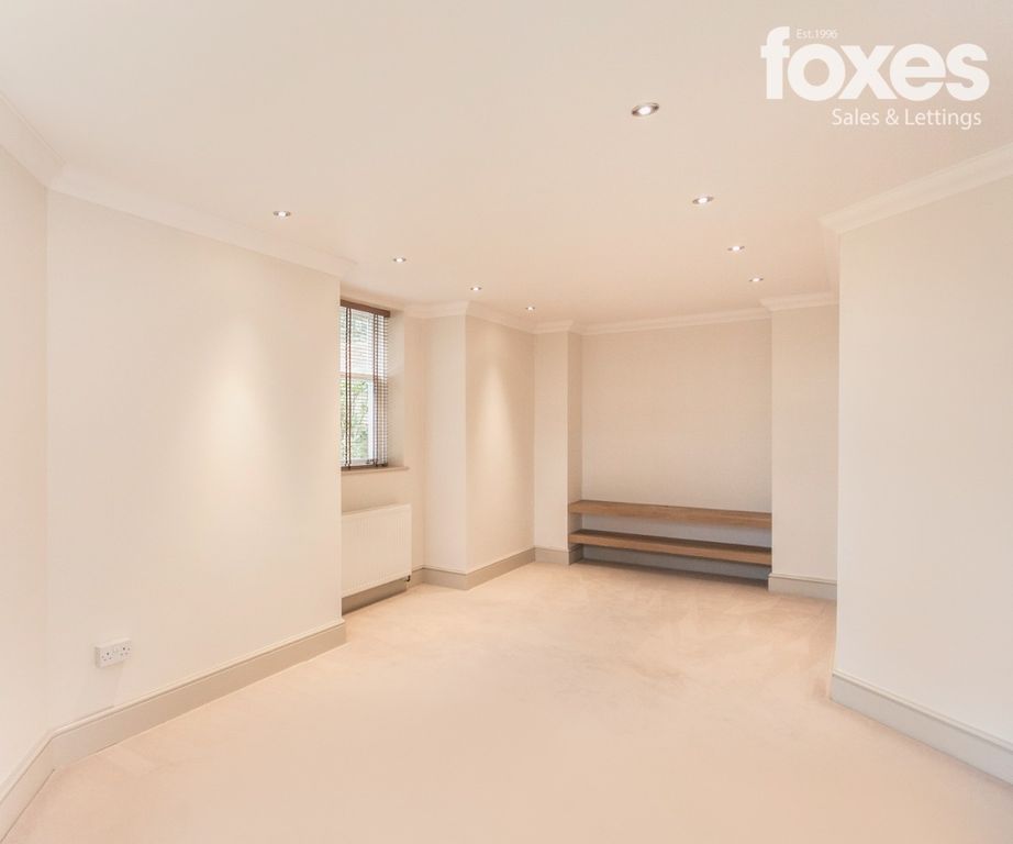 Property photo 3 of 16 2363413