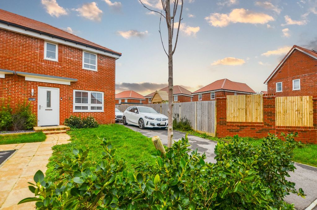 Property photo 1 of 28