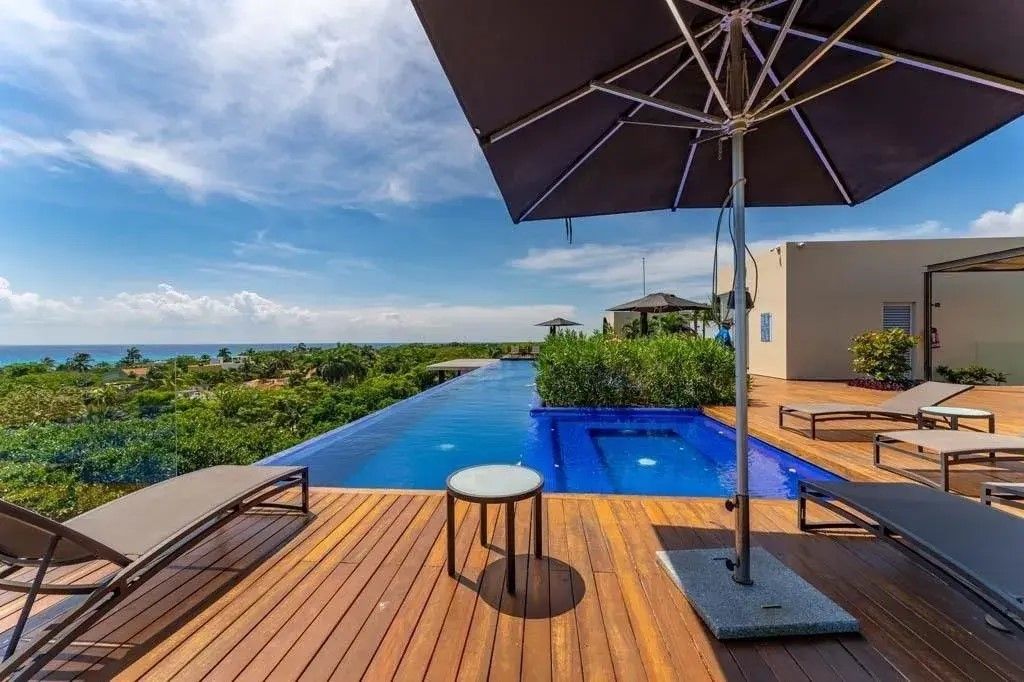 Property photo 2 of 42