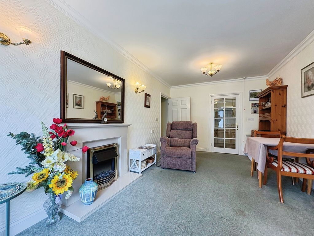 Property photo 3 of 17 4Fb93286-12