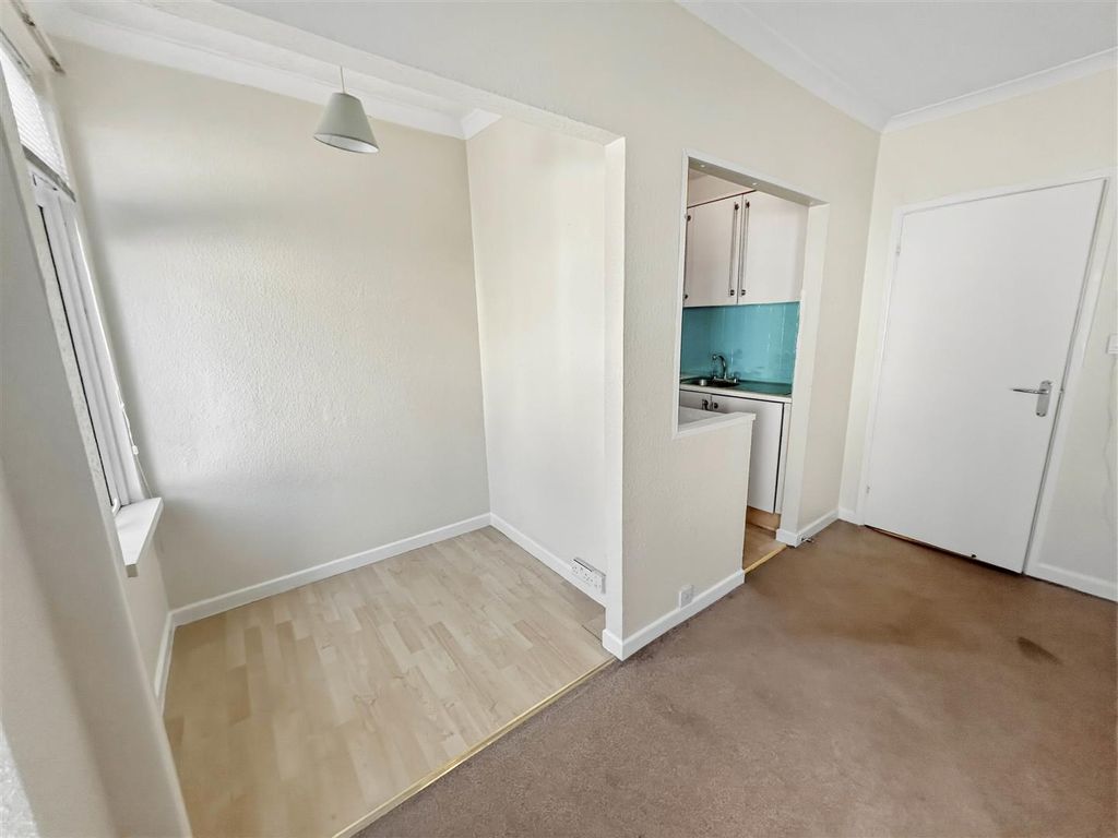 Property photo 3 of 6 03.Jpg