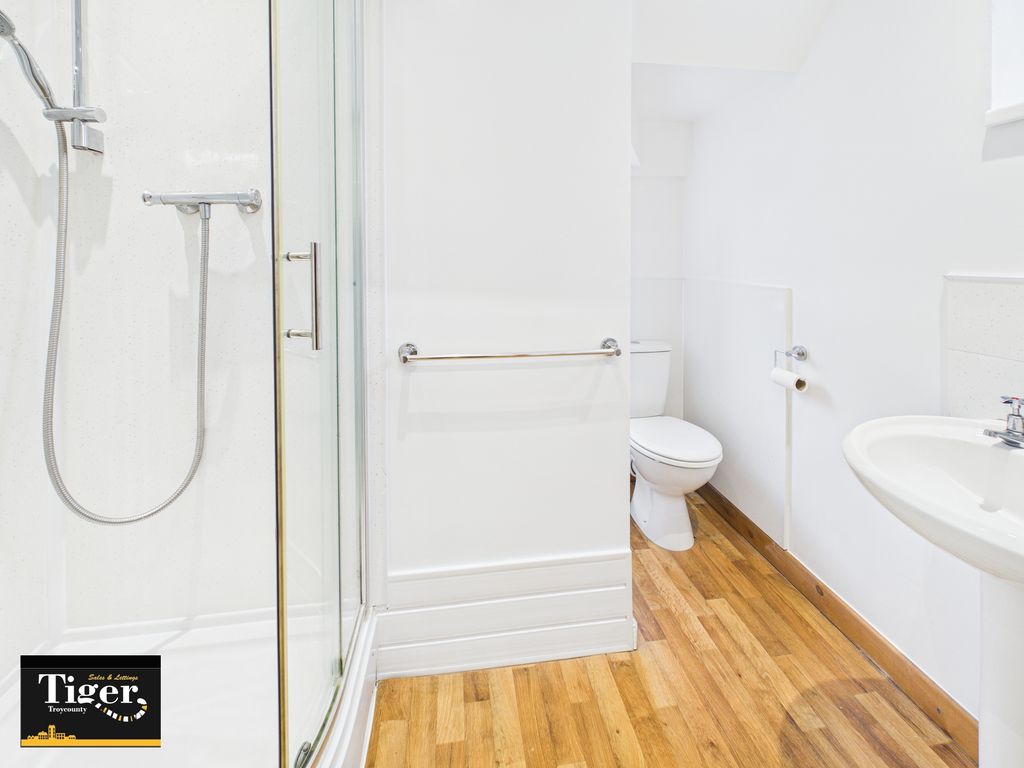 Property photo 2 of 8 Cam01931G0-Pr0325-Still001