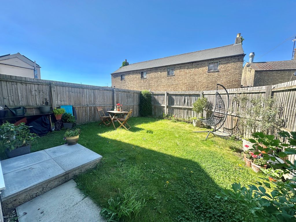 Property photo 3 of 8