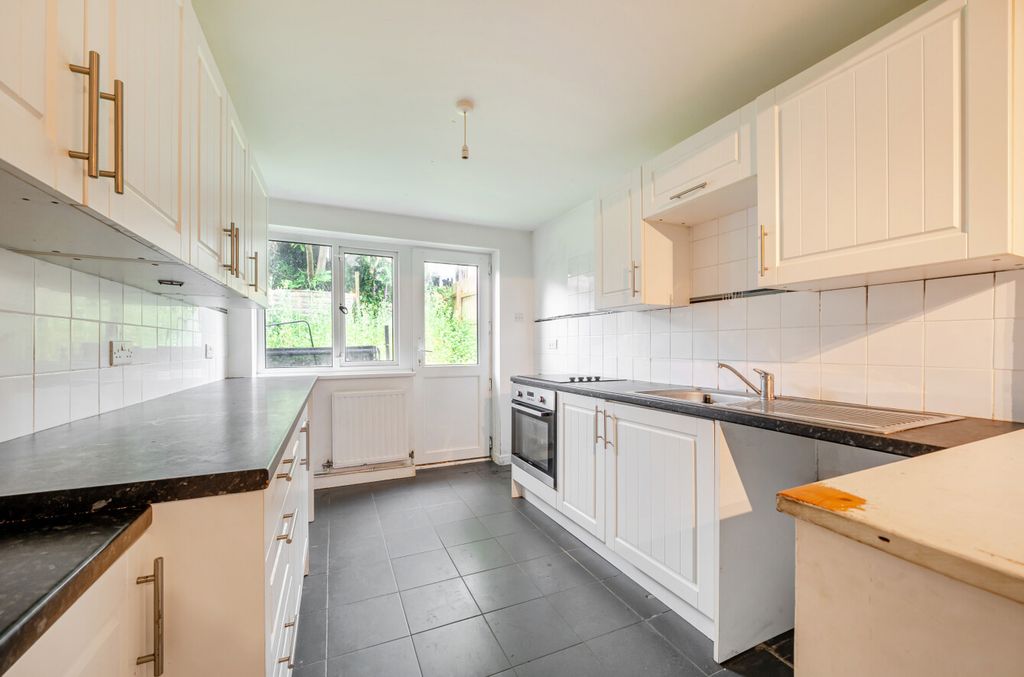 Property photo 2 of 11 1466879-8-6A181A7...