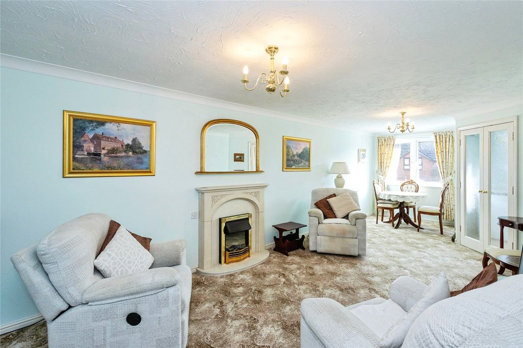 Property photo 2 of 11 Living Room