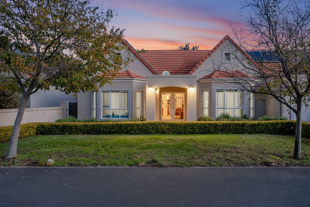 Property photo 1 of 37 Vlv1705058